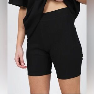 BRUNETTE THE LABEL RIBBED BIKER SHORTS | BLACK